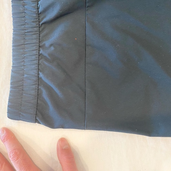 Banana Republic Men's Motion Tech Hybrid Pant Jogger - 32x30 - Picture 8 of 13